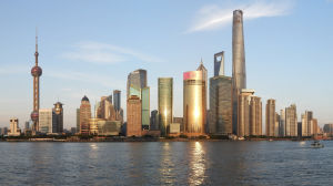 Stadsdelen Pudong i Shanghai brukar få symbolisera Kinas frammarsch som ekonomisk stormakt. Stadsdelen Pudong i Shanghai.