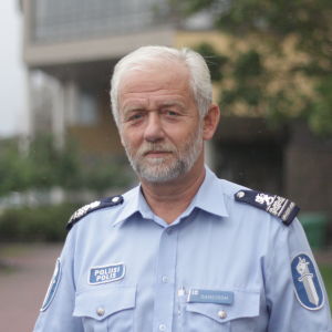 Kenneth Ramström ser till att arrangörerna följer myndigheternas krav. polis Kenneth Ramström