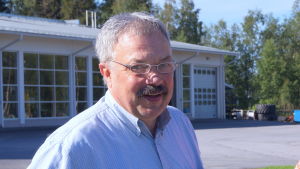 Stefan Thölix. De glada minerna till trots är Stefan Thölix och Mats Nylund djupt oroad för det finska jordbruket.