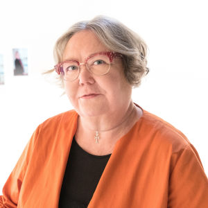Irja Askola oli ensimmäinen suomalainen naispuolinen piispa.