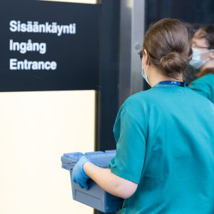Koronarokotteet saapuvat HUS:sin Uuteen Lastensiraalaan sunnuntaina 27.12.2020.