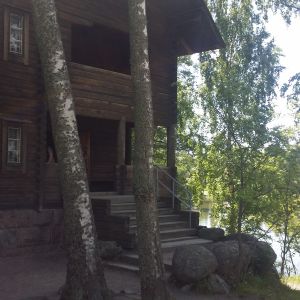 Pekka Hlonens konstnärshem, Halosenniemi vid Tusby träsk