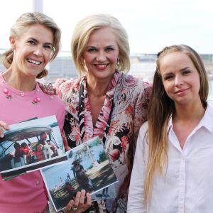 Kesäksi kotiin -sarjassa Ella Kannisen vieraina ovat Tarja Visan ja Anna-Julia Kontio.