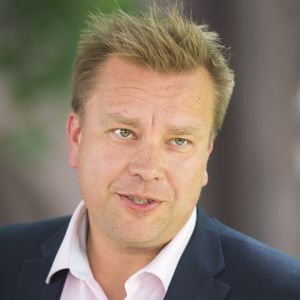 Puolustusministeri Antti Kaikkonen kertoo pyrkivänsä keskustan puheenjohtajaksi