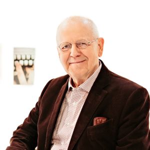Kirjailija Antti Tuuri on pohjalaisuuden mestarikuvaaja,
