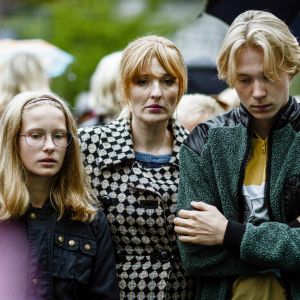 Tanskalaidraama kuvaa kahdeksan ihmisen elämää ennen ja jälkeen tragedian.