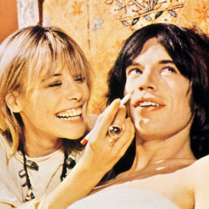 Anita Pallenberg ja Mick Jagger elokuvassa Performance