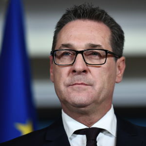 Heinz-Christian Strache, FPÖ:s partiledare, för igenom vissa krav, tvingas ge vika på andra punkter. Heinz-Christian Strache.
