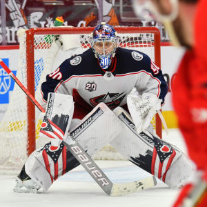I skadade Joonas Korpisalos frånvaro vaktade Elvis Merzlikins Columbus mål i veckoslutets båda matcher mot Detroit. Elvis Merzlikins vaktar Columbus mål.