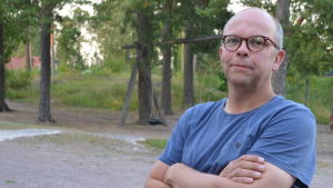 Kristian Friman tycker att Migrationsverket har gjort bort sig. Kristian Friman besökte invånarkväll om flyktingförläggning