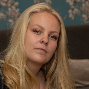 Tove måste snart avgöra hur mycket hon vill fokusera på musik och juridik. Musikern Tove Ljungqvist