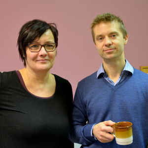 Jenni Lindroos och John Forsman för samman arbetssökande och potentiella arbetsgivare i Pargas. Jenni Lindroos och John Forsman.