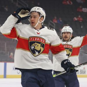 Juho Lammikko har plötsligt lärt sig göra mål i NHL. Juho Lammikko har plötsligt lärt sig göra mål i NHL.