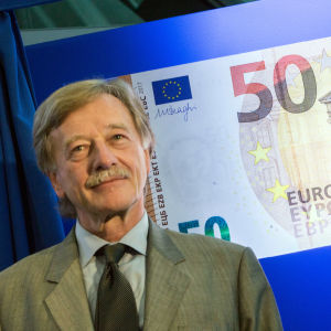 ECB-ledamoten Yves Mersch vid lanseringen av den nya 50-eurosedeln i Frankfurt den 5 juli 2016.