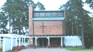 En orsak till att kremering är vanligt i Raseborg är att det finns ett krematorium i Karis. Karis krematorium.