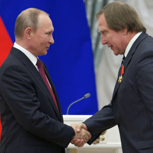 Venäjän presidentti Vladimir Putin ja muusikko Sergei Roldugin.