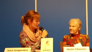 Sara Jungersten och Märta Tikkanen Sara Jungersten och Märta Tikkanen på Helsingfors bokmässa 2015.