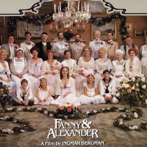 Familjeporträtt på hela familjen Ekdahl i Fanny och Alexander.