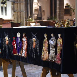 Kista med kvarlevorna av Rikard III i katedralen i Leicester 22.3.2015.