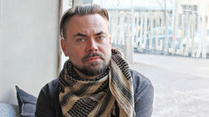 Jon Sundell tror inte att invånarna kommer att kunna påverka planeringen i större grad. Jon Sundell, en av grundarna till Made in Kallio på Vasagatan i Hfors, februari 2016