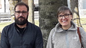 Jouni Riitijoki och Camilla Helsing-Isaksson jobbar för att hitta och utbilda fosterföräldrar. Jouni Riitijoki, chefen för familjevården inom Vasa stad och socialarbetare Camilla Helsing-Isaksson.