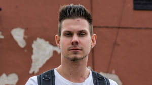 Man måste vara modig. Det är det enda sättet att gå framåt i livet, säger Högström. Justin Högström alias Yung Jubbz