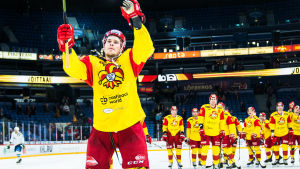 Är det dags för Jokerit den här våren? I Mikko Lehtonen har laget hela KHL:s bästa back. Mikko Lehtonen i Jokerit.