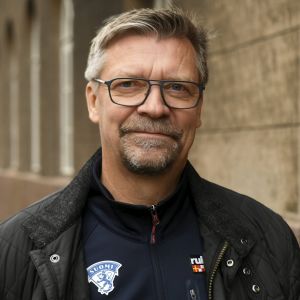 Jukka Jalonen är hockeylandslagets chefstränare. Jukka Jalonen är hockeylandslagets chefstränare.