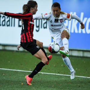 Champions League-match, Eveliina Parikka mötte FC Rosengård och Alexandra Riley sommaren 2015. Eveliina Parikka i elden mot FC Rosengård 2015.