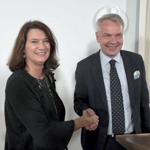 Vem Ar Ann Linde Sveriges Nya Utrikesminister Traffar Haavisto I Helsingfors Utrikes Svenska Yle Fi