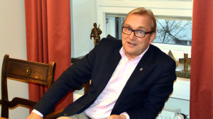 Stadsdirektör Denis Strandell hoppas att Hangöborna skulle se till helheten i stället för att fokusera på detaljer. Denis Strandell