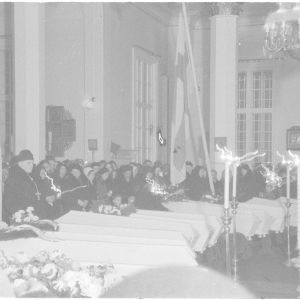 19.1.1940 Sankarihautajaiset kr.kat kirkossa. Suistamolla.