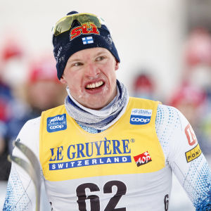 Iivo Niskanen efter målgång i Ruka.