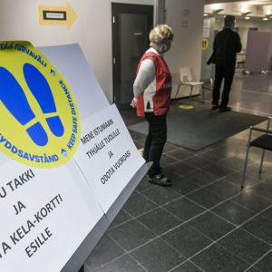 Vaccineringskö för Astra Zenecas covid-19-vaccin. Vanda 11.3.2021