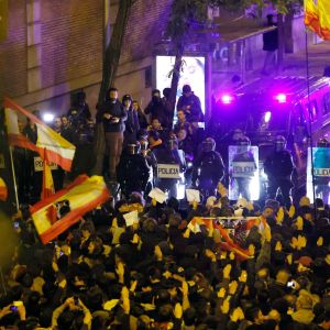 Protester i Madrid mot beslut att bevilja katalanska separatister amnesti. 9.11.2023. 