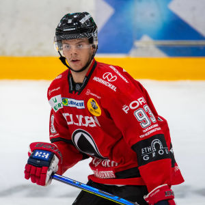 Jesperi Kotkaniemis saldo på två ligamatcher är 0 + 0 = 0.
