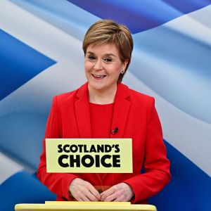 SNP:s ledare Nicola Sturgeon i Skottland för kampanj inför parlamentsvalet 6.5.2021 
