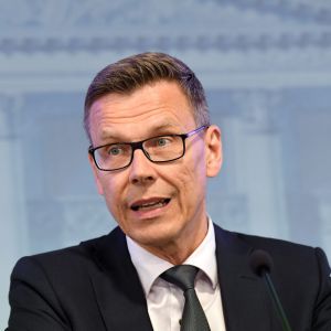 Överdirektör Mikko Spolander på Finansministeriet under en presskonferens i Helsingfors den 16 juni 2020