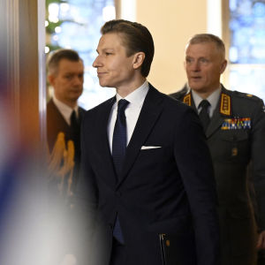  Antti Häkkänen ja Timo Kivinen saapumassa maanpuolustuskurssin avajaisiin.