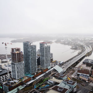 Ilmakuvassa on Helsingin Kalasatama toukokuussa 2021.