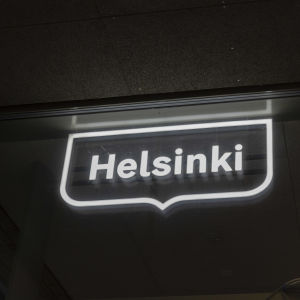 Helsinki logo valokyltti. 