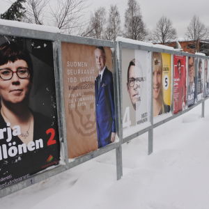 ett plakat med alla kandidater i finlands presidentval år 2018