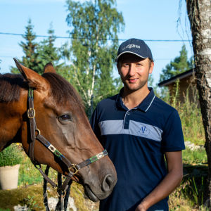 Ryttaren Axel Lindberg med hästen Lady i Söderkulla, Sibbo.