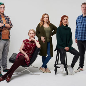 Eropäiväkirjat-sarjan päähenkilöt Ella, Kukka-Maaria, Osku, Outi ja Sami