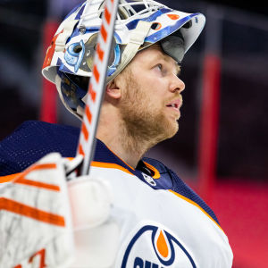 Mikko Koskinen har spelat mycket i inledningen av säsongen. Edmontons målvakt Mikko Koskinen i matchen mot Ottawa.