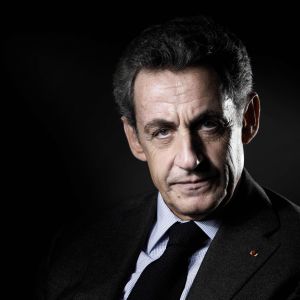 Frankrikes ex-president Nicolas Sarkozy misstänks bland annat för att ha försökt muta en domare i utbyte mot information. 