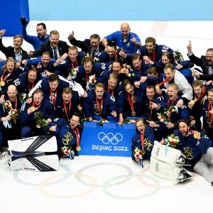 Finlands hockeyherrar i lagfoto.