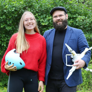 Ursula Rinta-Jouppi, abiturient från humanekologiska linjen på Tölö gymnasium fungerade som coach för hur man sadlar om till en miljövänlig livsstil. Här tillsammans med Stefan Svanfedt Ursula Rinta-Jouppi och Stefan Svanfeldt