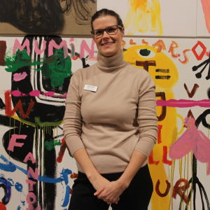 Pernilla Wiik är amanuens för publikarbete på Emma. Pernilla Wiik är amanuens för publikarbete på Emma.