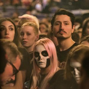 Ghost börjar ha en hel del fans som klär ut sig till Papa Emeritus, Cardinal Copia eller nameless ghouls. Rödhårig tjej med dödskalle-smink i ansiktet i publiken på Ghosts konsert 28.11.2019.